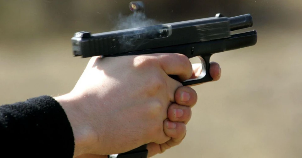 У Франківську 19-річний хлопець стріляв посеред вулиці