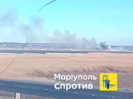 Повітряники атакували ракетам ще два ворожі літаки і показали, як падав Су-34 біля Маріуполя