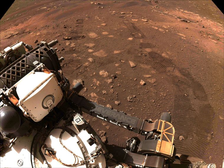 NASA показало нові фото з поверхні Марса
