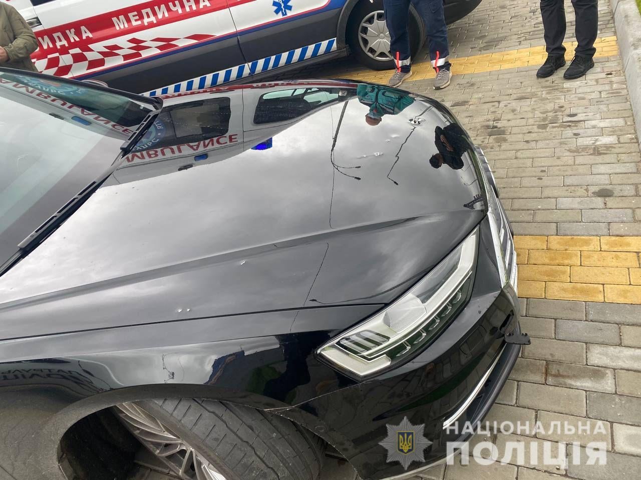 Збройний напад на помічника Зеленського. На Київщині обстріляли автомобіль Шефіра
