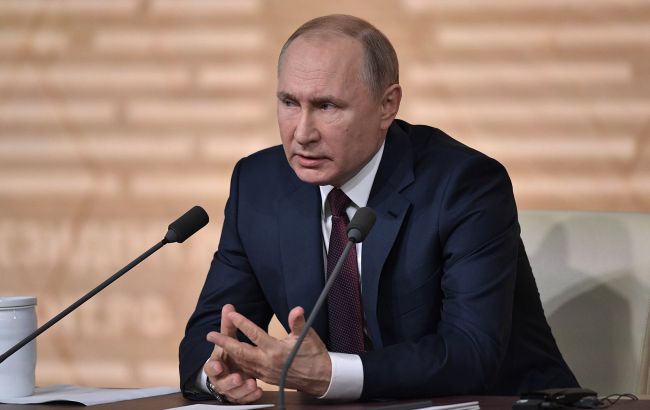Путін звинуватив Україну у стягненні військової техніки на Донбас