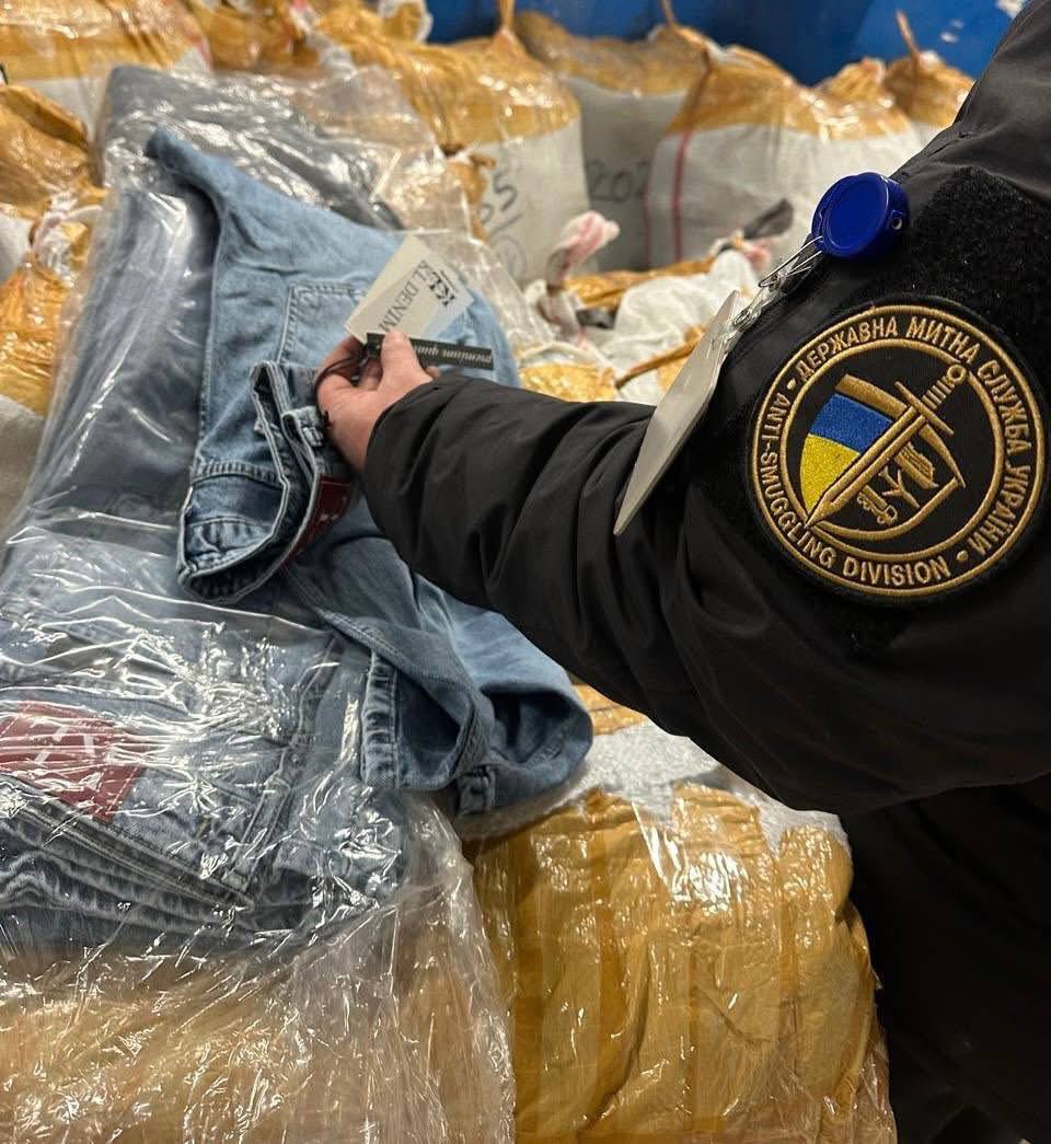 "Нова гуманітарка": митники викрили оборудку на кордоні з Польщею
