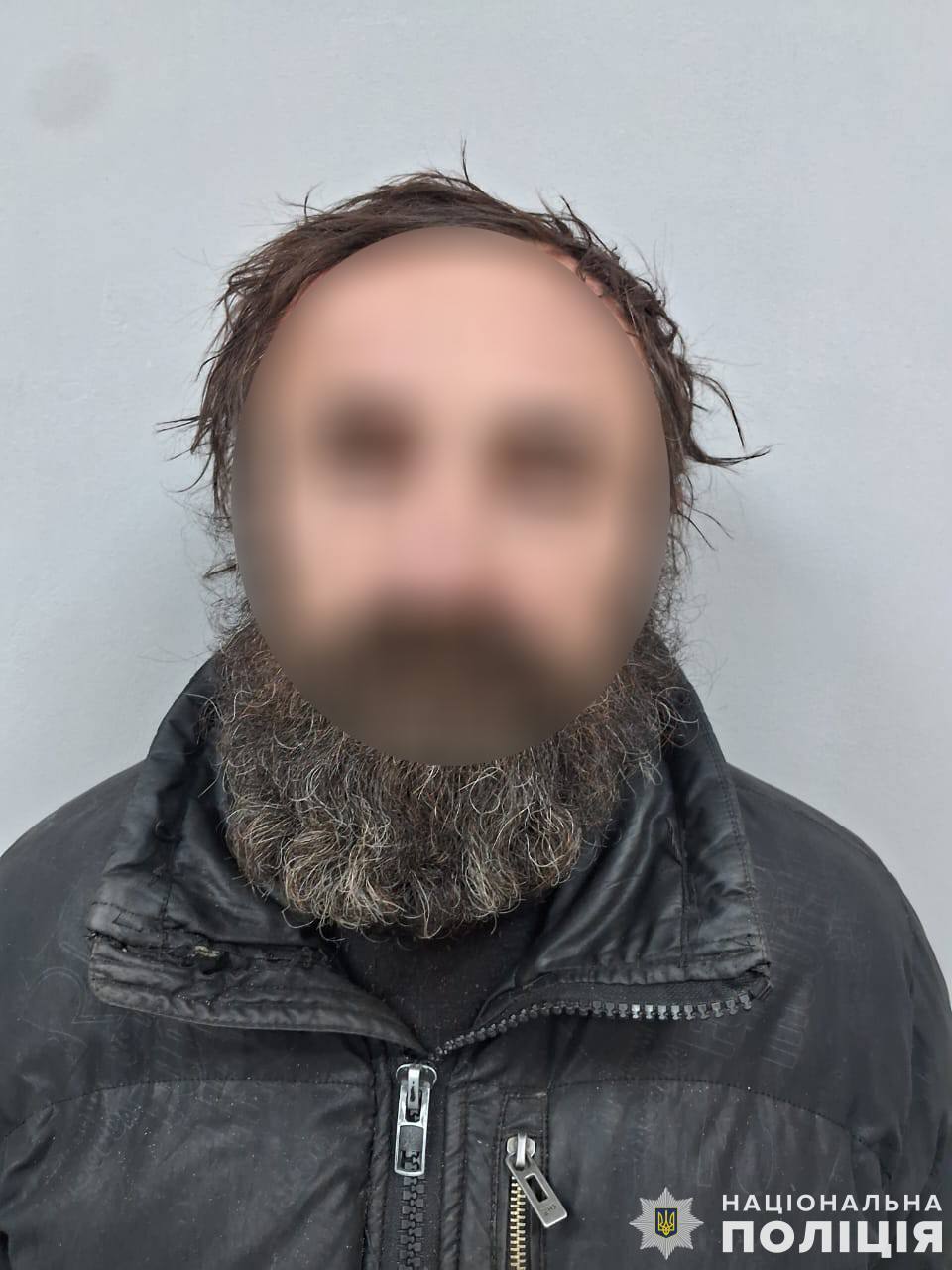 Напав з ножем на власного сина: на Львівщині батько ледь не вбив 15-річного підлітка
