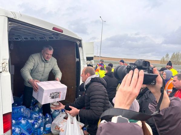 На кордоні України та Польщі створили штаб допомоги водіям