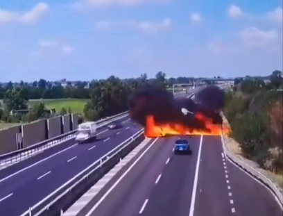 В Італії впав літак з людьми: відео авіатрощі