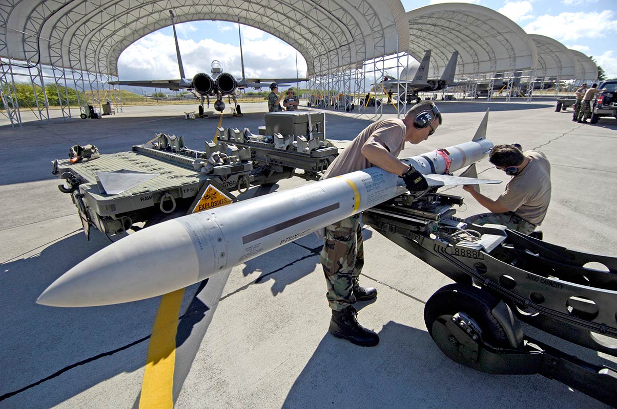 Новий пакет Україні від США на 300 мільйонів доларів. Що туди ввійшло