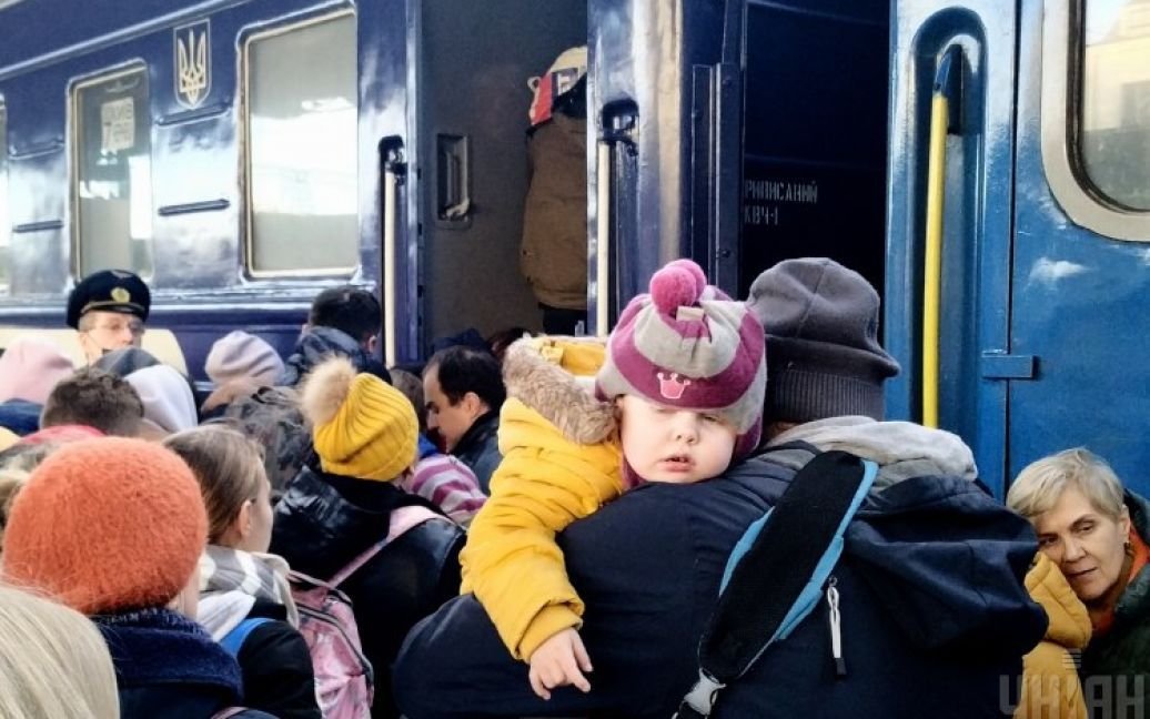 Греція прийме до 30 тисяч українських біженців із Польщі