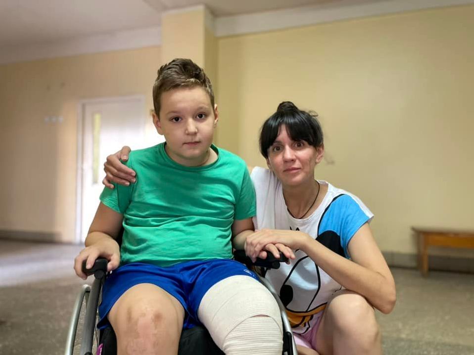 Виявили пухлину, яка знерухомила. У Львові медики врятували 11-річного хлопця з Сєверодонецька