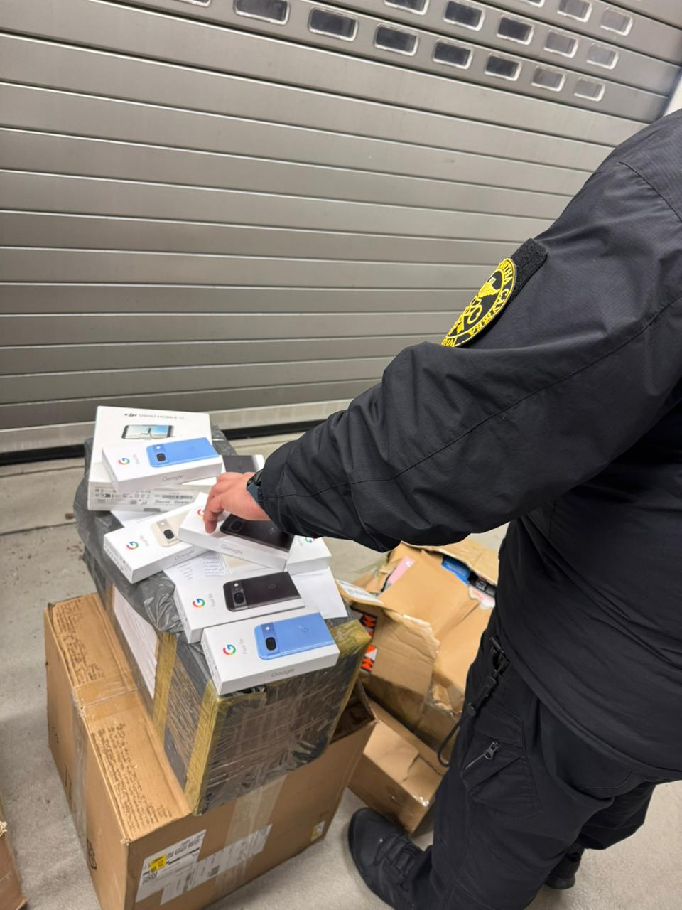 Нова техніка на 400 тисяч гривень: львівські митники затримали іноземця
