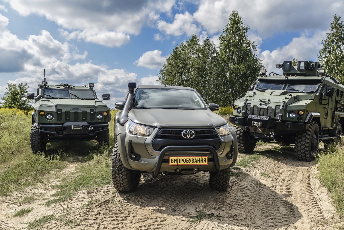 Радянські УАЗи кануть в лету. В українській армії будуть сучасні позашляховики