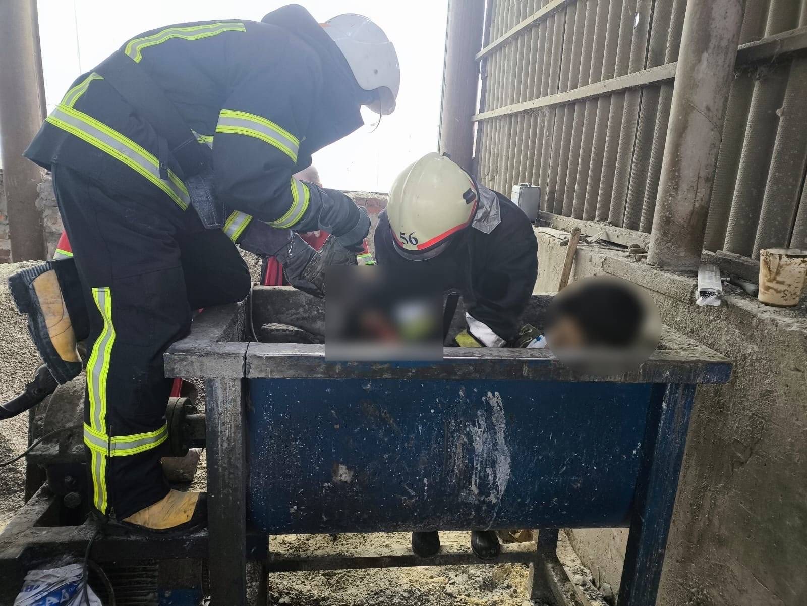 На Харківщині 16-річний хлопець загинув на підпільному виробництві — його затягнуло в бетонозмішувач