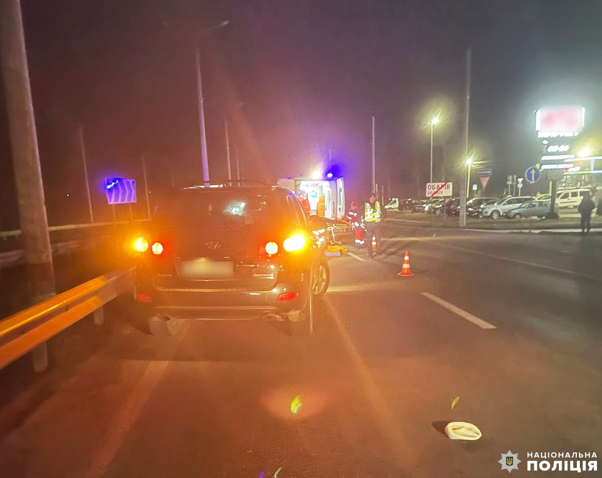 Біля Рівного авто збило жінку: потерпіла у важкому стані
