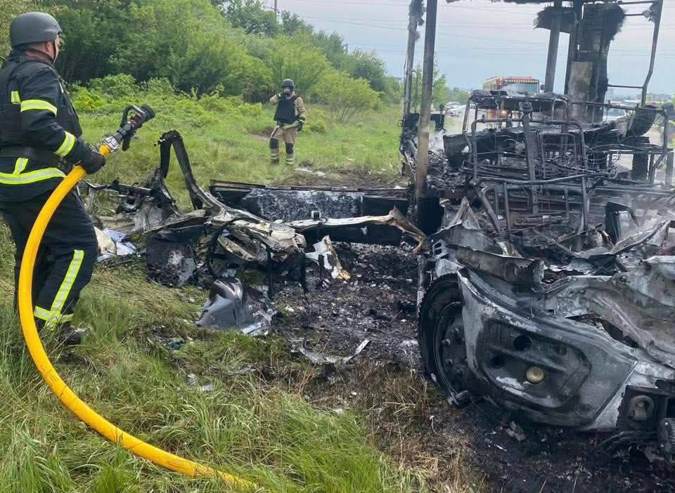У Сумах дрон РФ влучив в службове авто енергетиків: загинула людина (фото)