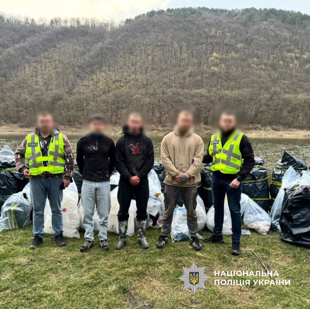 На Прикарпатті 17 і 18-річні юнаки організували масштабне нарковиробництво