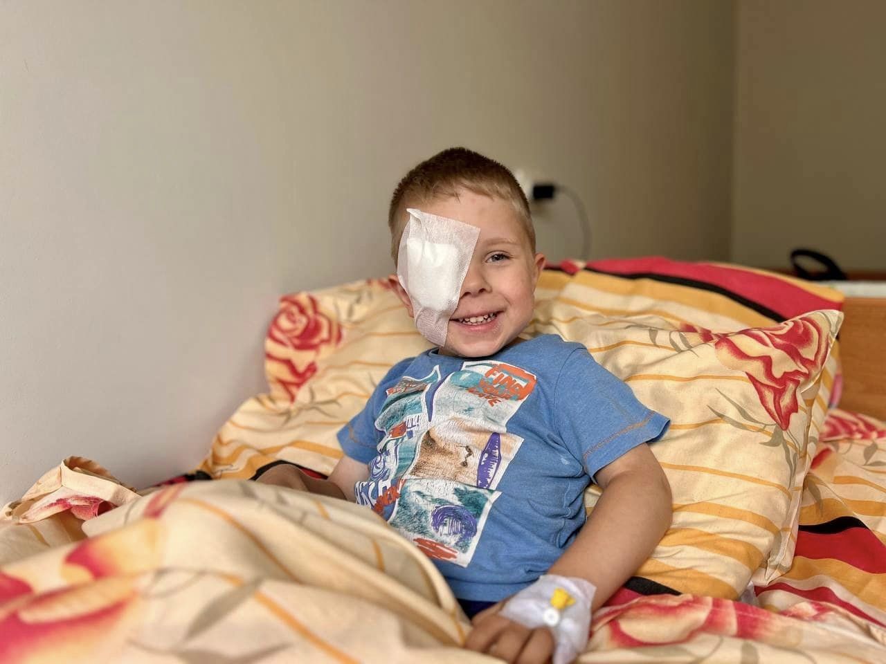 У Львові хірурги врятували зір 4-річному хлопчику, якого за обличчя вкусив собака