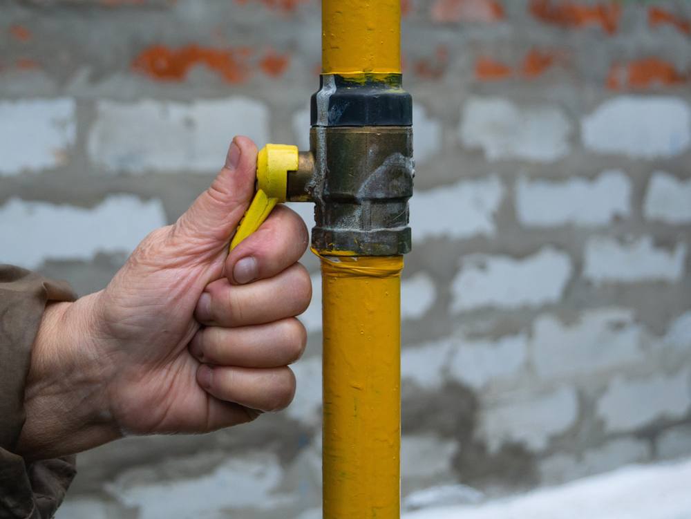 У Львові масово скаржаться на різкий запах газу: що сталося