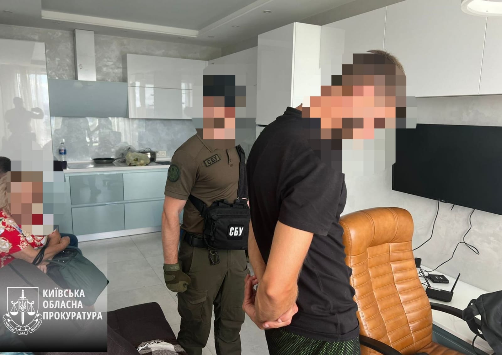 У Києві затримали затримано паліїв електропідстанцій та авто військовослужбовців