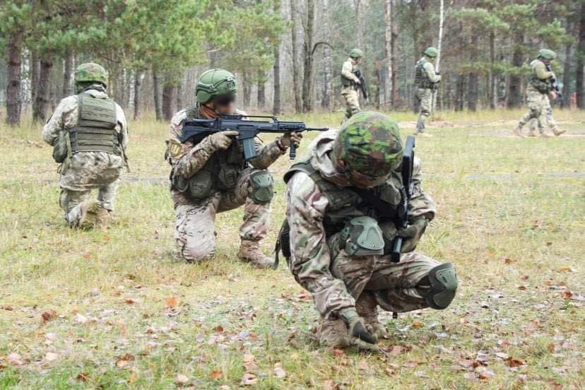 Українські інструктори розпочали у Литві військові навчання зі стрільби