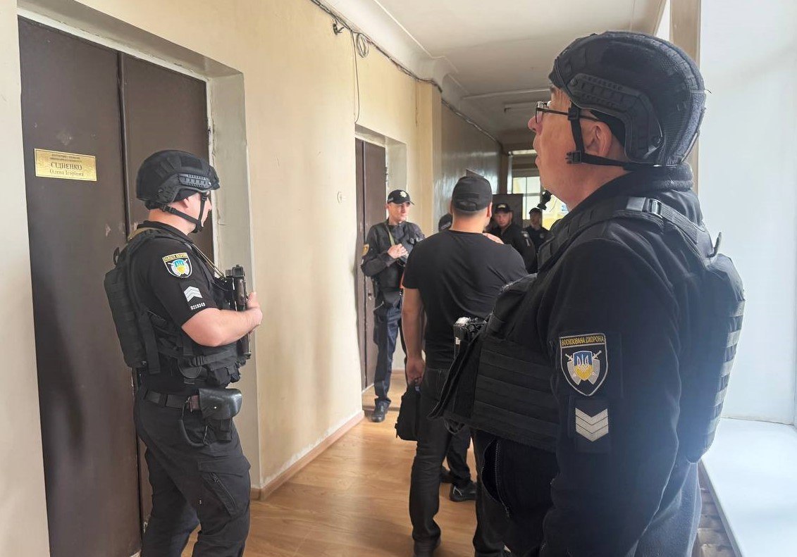 Стрілянина у міськраді на Кіровоградщині: з'явилося перше відео