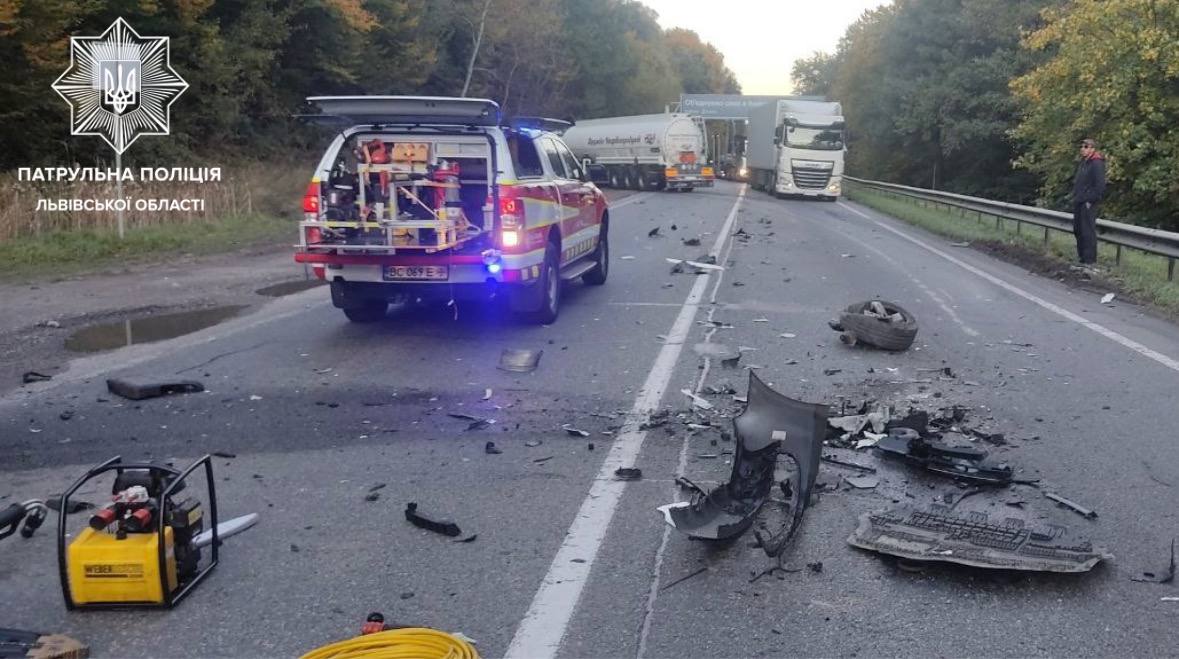 Біля Львова на обʼїзній сталася ДТП з потерпілими: рух реверсний