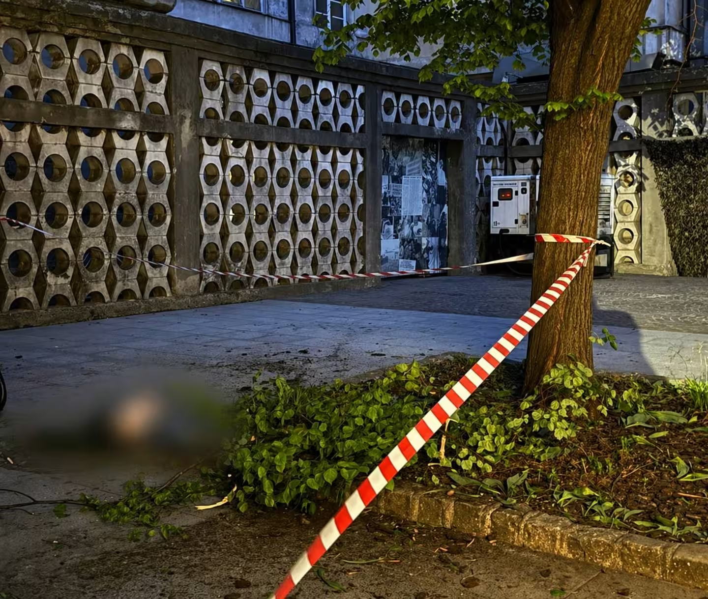 З'явилося фото з місця самогубства у центрі Львова