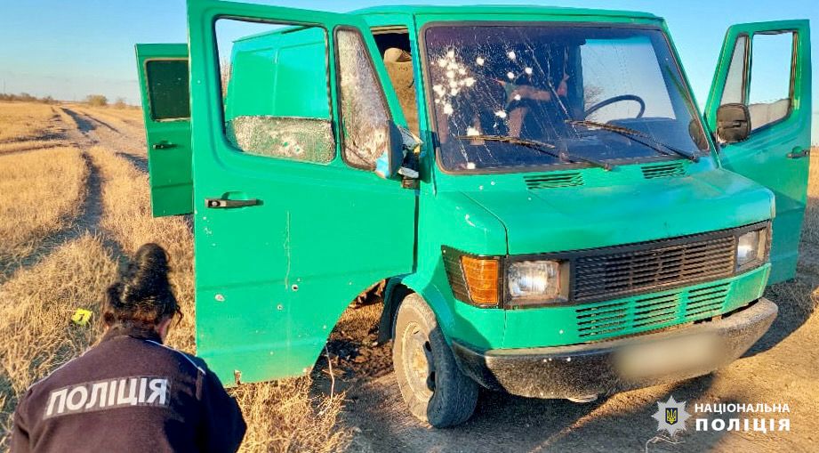 На Одещині чоловік у військовій формі підірвав гранату в авто та втік. Є поранений