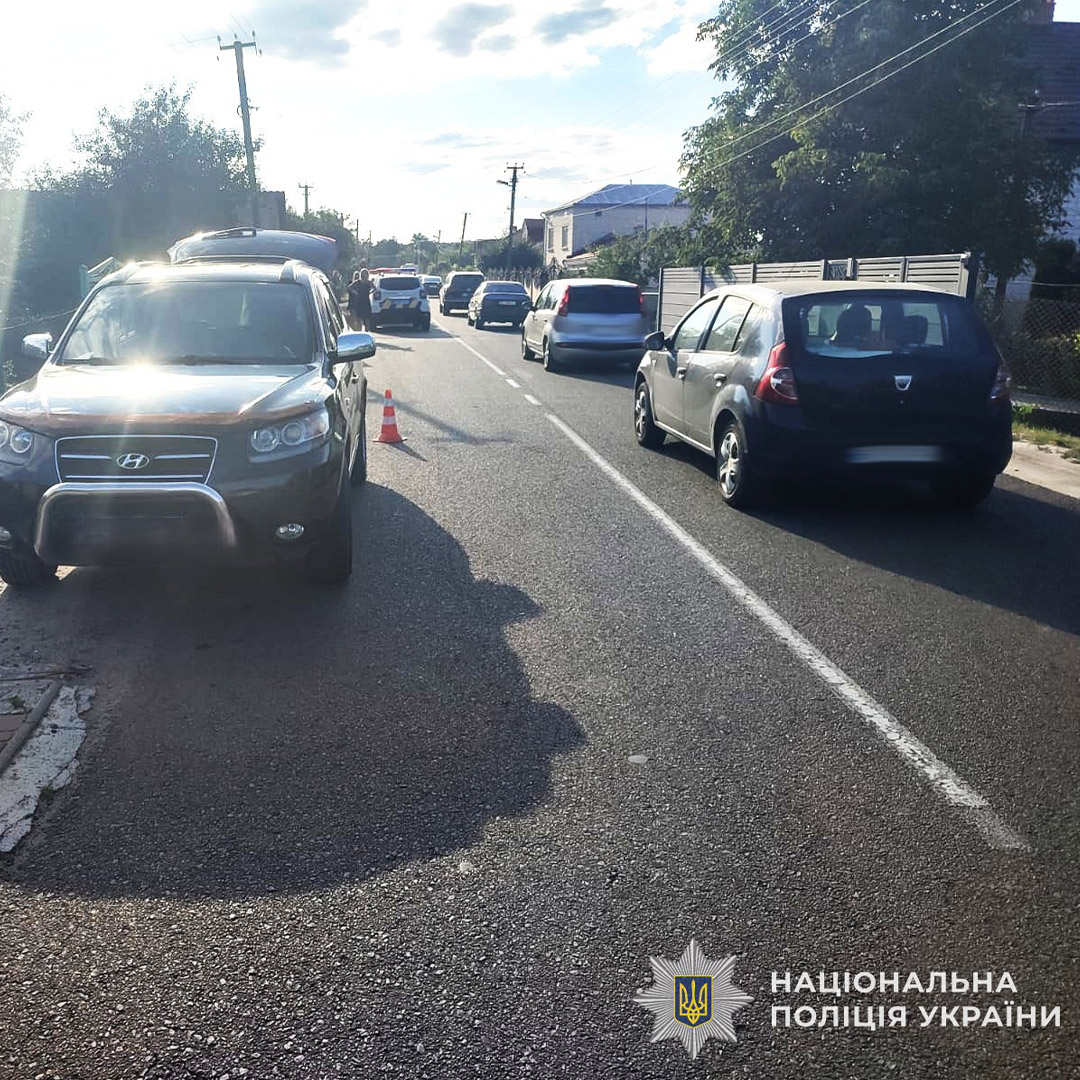 В аварії біля Львова зіткнулися два авто: троє людей опинилися у лікарні (фото)