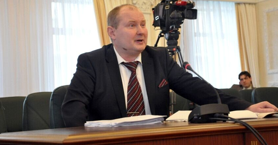 Чаусу обирають запобіжний захід. Суд відбувається в закритому режимі