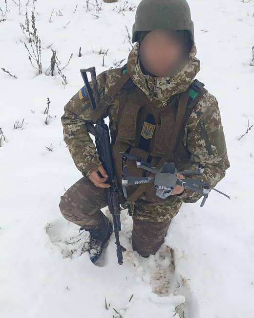 Українські прикордонники "приземлили" на Луганщині ворожий безпілотник