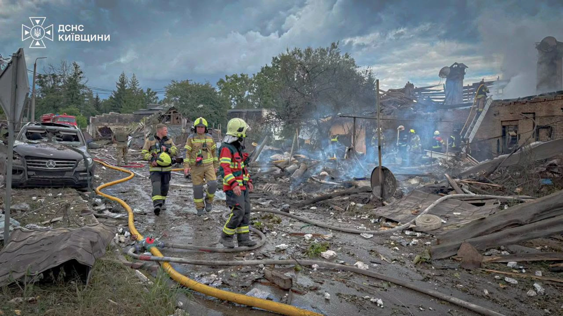 Удар по форуму на Київщині: очевидець розповів про хаос після російської атаки та проблеми з евакуацією поранених