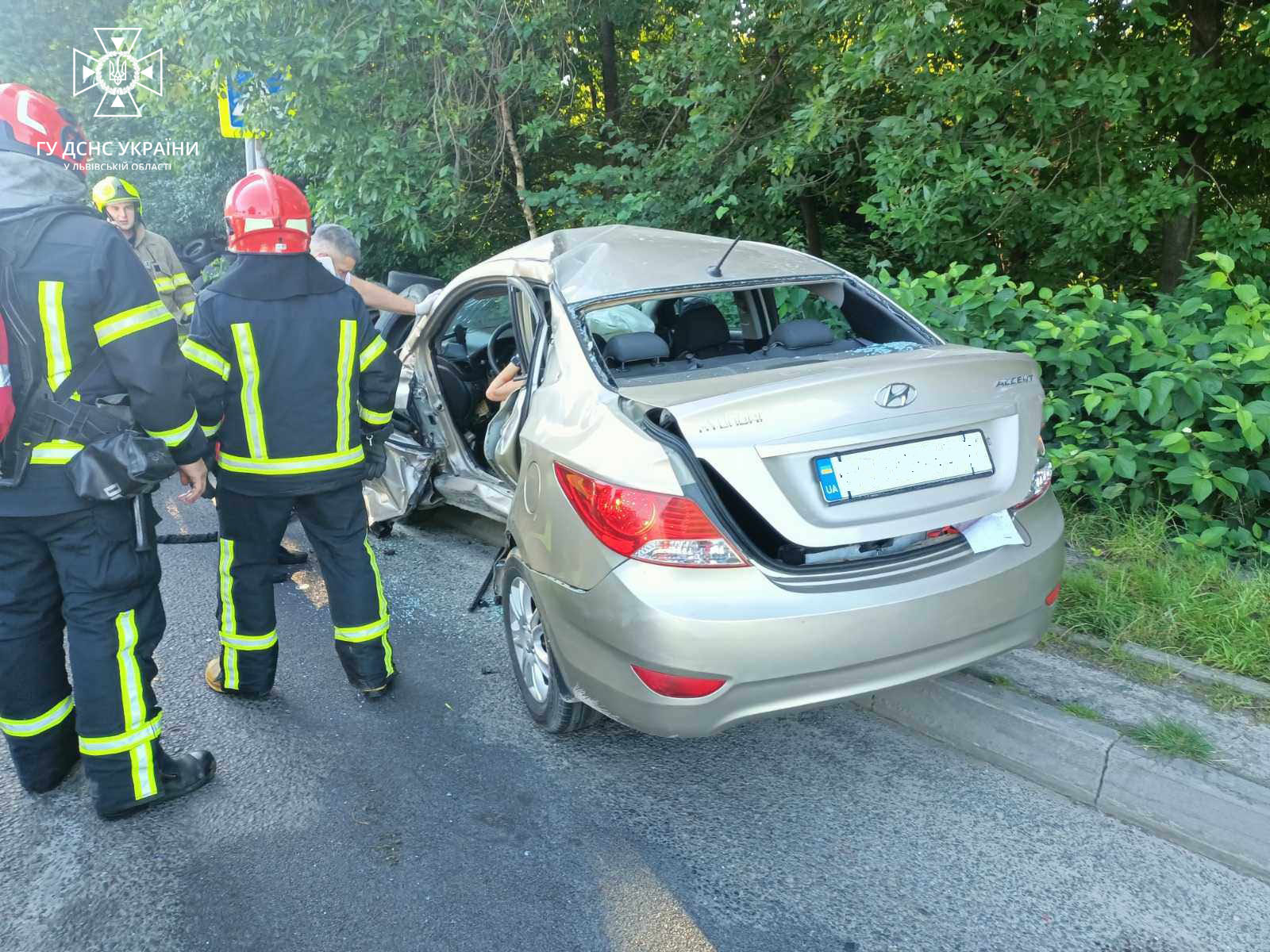 У Львові в результаті ДТП двох жінок затиснуло в автівці