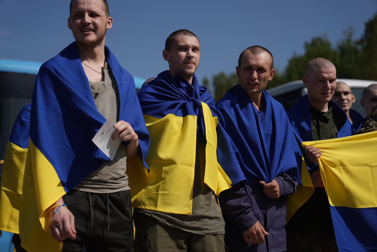 Серед звільнених полонених – оборонці Маріуполя та «Азовсталі»: стало відомо, кого вдалося повернути додому