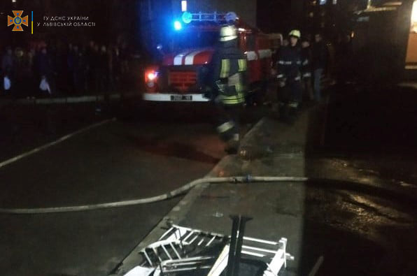 На Львівщині через гірлянду сталась пожежа в житловому будинку