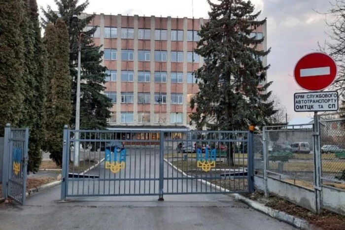 На Тернопільщині чоловік так хотів потрапити до лав ЗСУ, що розбив двері ТЦК