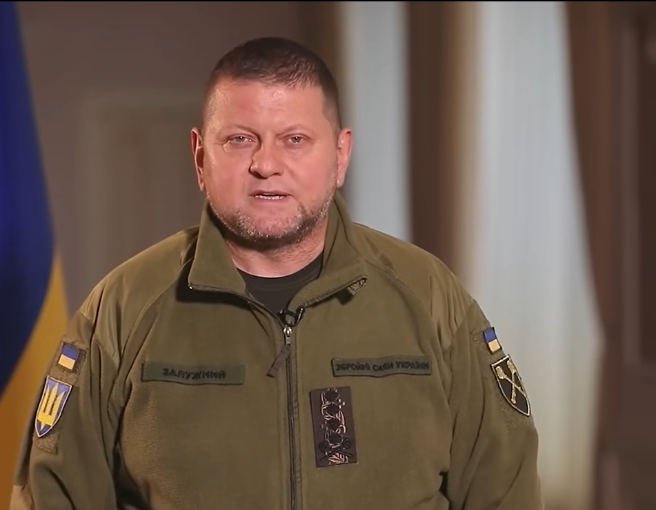 «Сам Бог на нашому боці». Залужний привітав українців з Новим роком і Різдвом