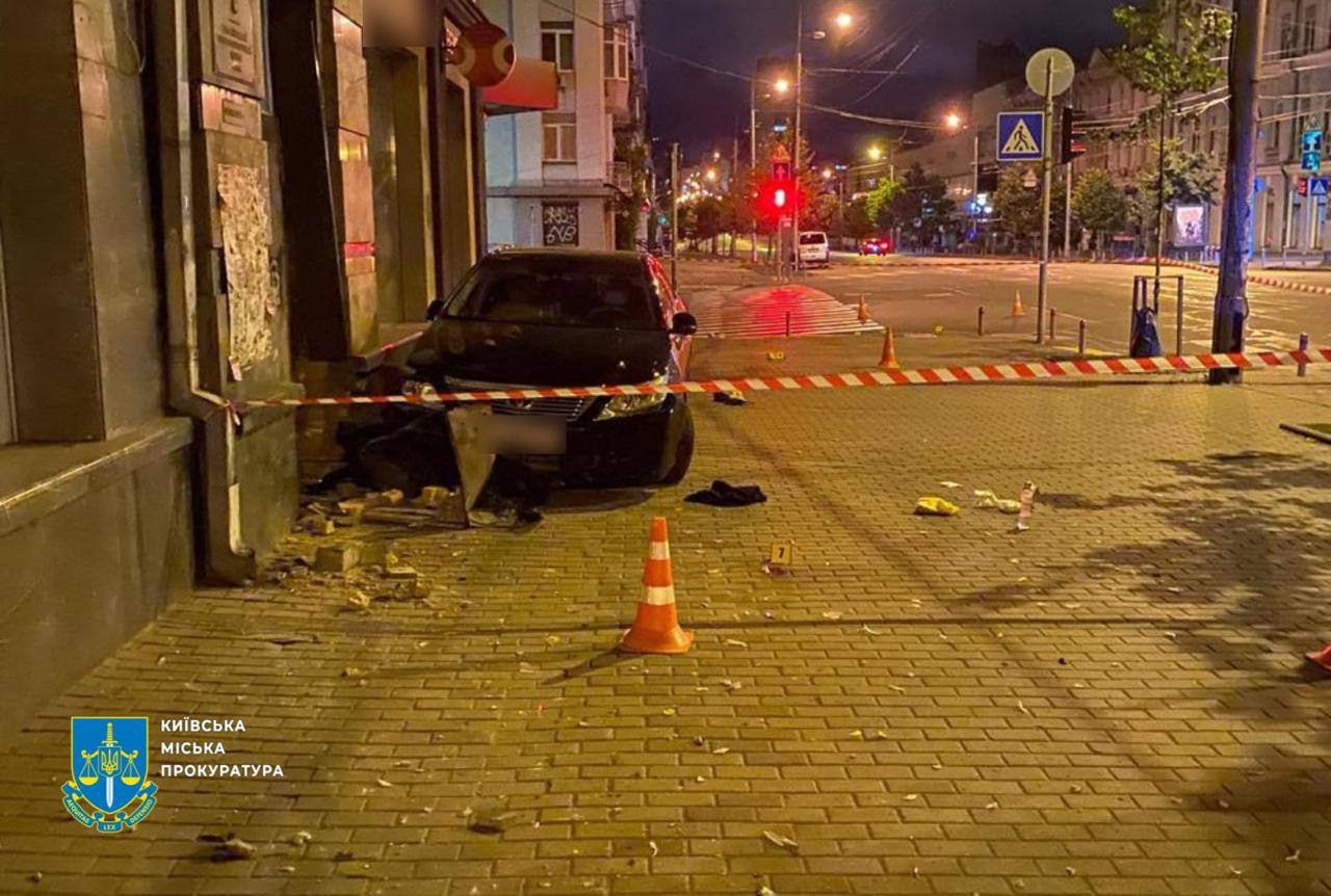 Жінка, яку збив працівник прокуратури у Києві, померла у лікарні (відео)