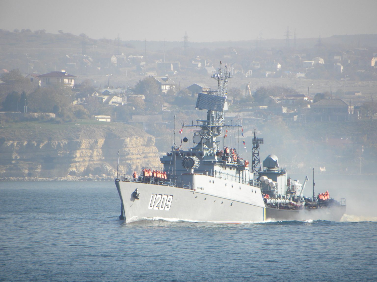 Росіяни показово потопили ракетою вкрадений в України корвет "Тернопіль"