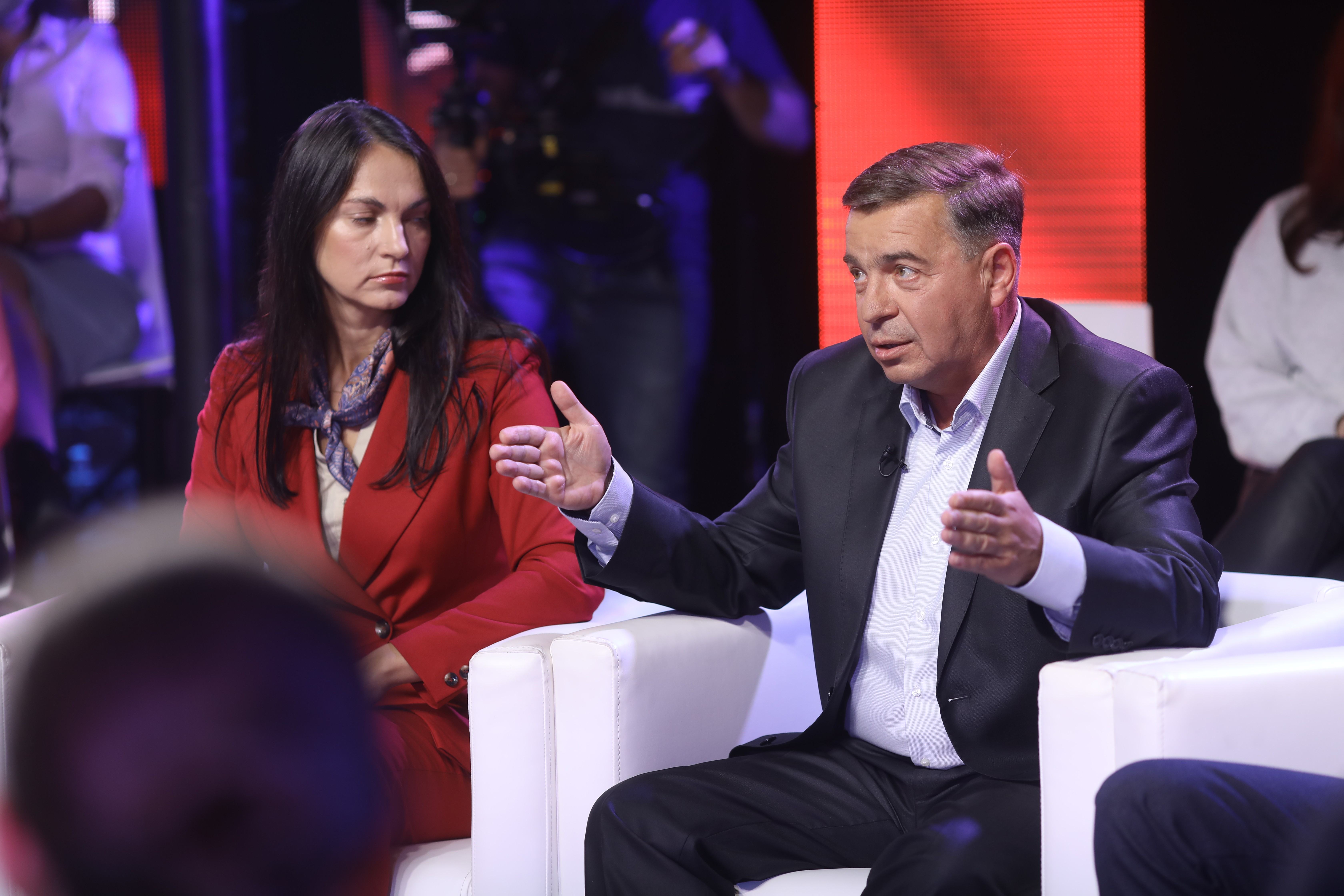 Помилка – приховувати подвиги наших воїнів проти ворога. Це імідж країни, -екснардеп про інфополітику