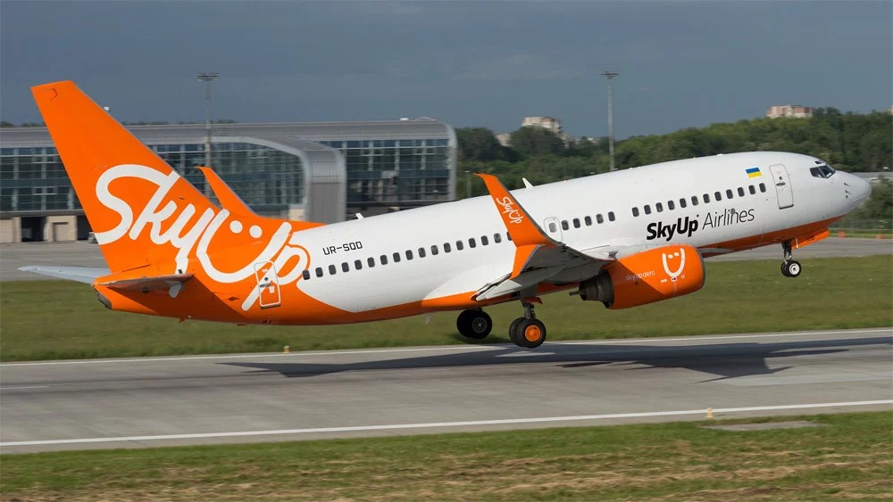 Авіакомпанія SkyUp передумала припиняти польоти в Україні