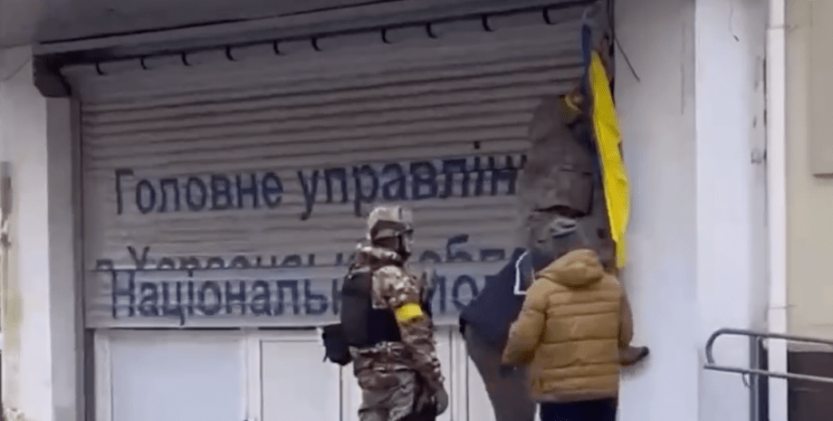 500 українських поліцейських розпочали працювати у звільненій Херсонській області