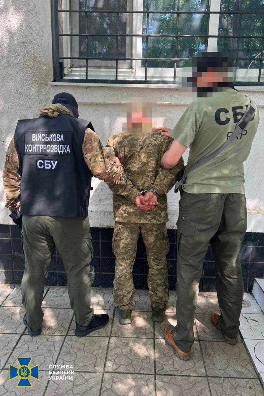 Затримали військового ЗСУ, який зливав дані про західне озброєння і ППО