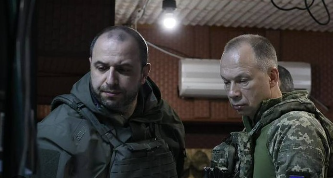 Сирський та Умєров обʼїхали всі гарячі точки фронту  — Зеленський