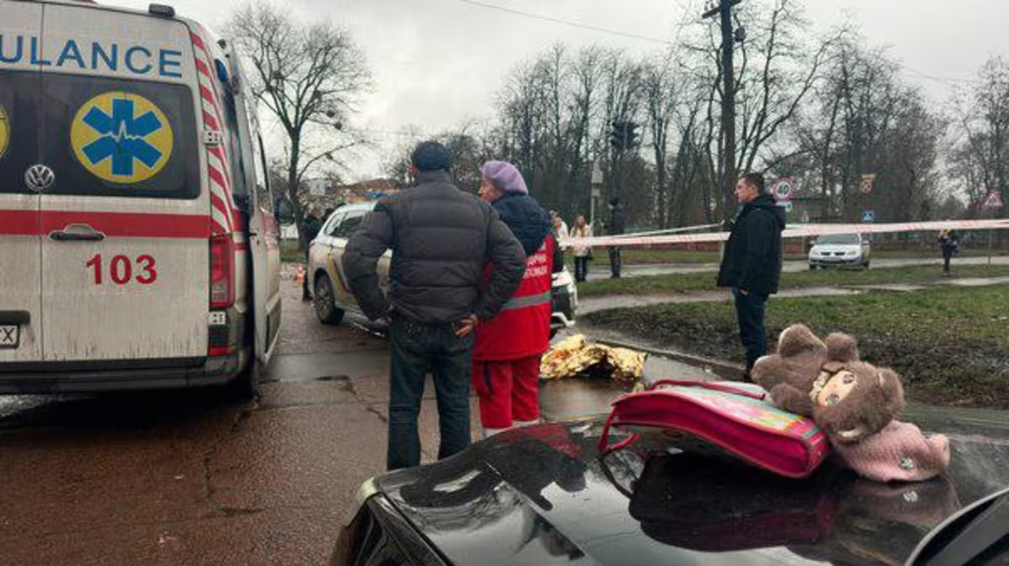 На Черкащині авто поліції збило матір з дитиною