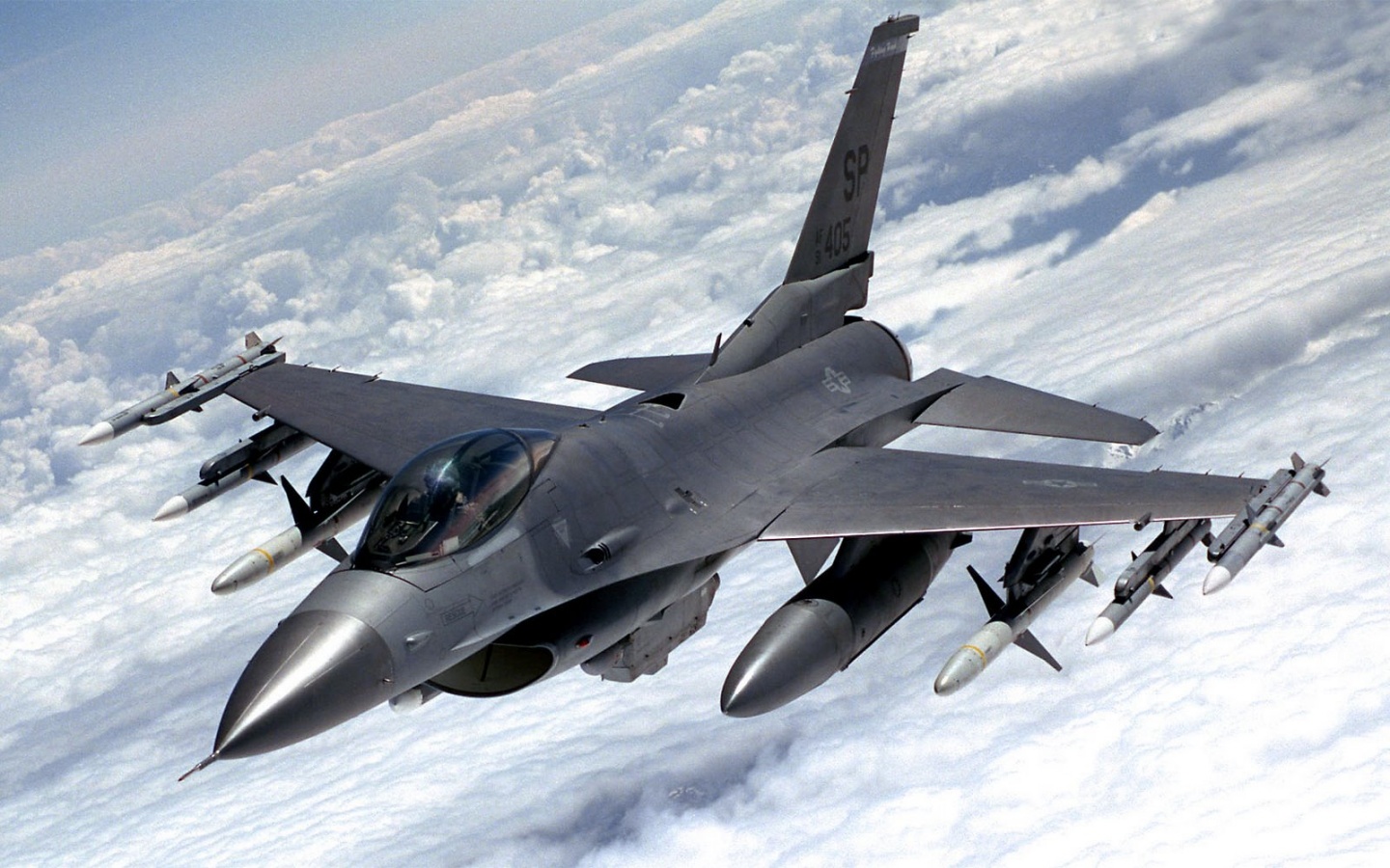 США не дозволяють проводити льотні навчання українських пілотів на F-16, - NYT