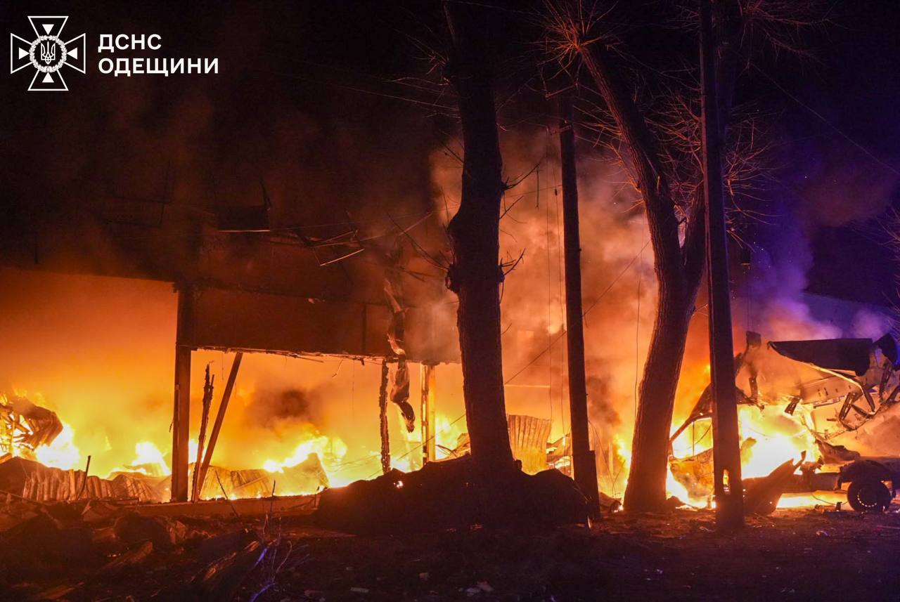 Ціллю була енергетична та цивільна інфраструктура: наслідки масованого удару по Одесі (ФОТО)