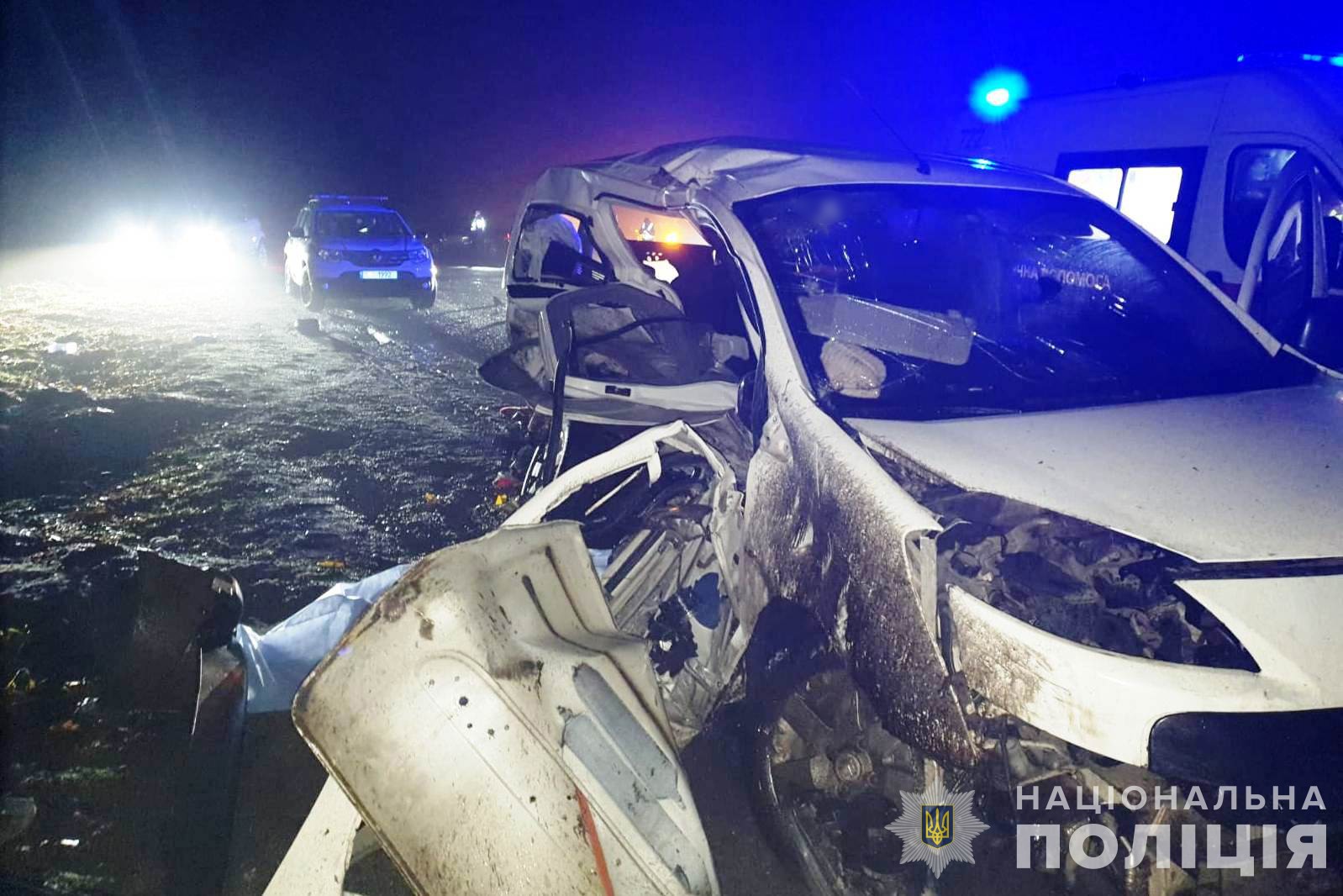 На Вінниччині в аварії загинула молода жінка з 3-річним сином