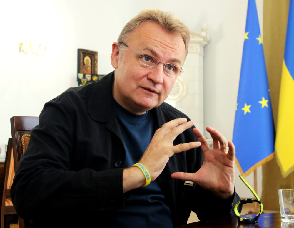 Садовий прокоментував інцидент із перехожим у центрі Львова