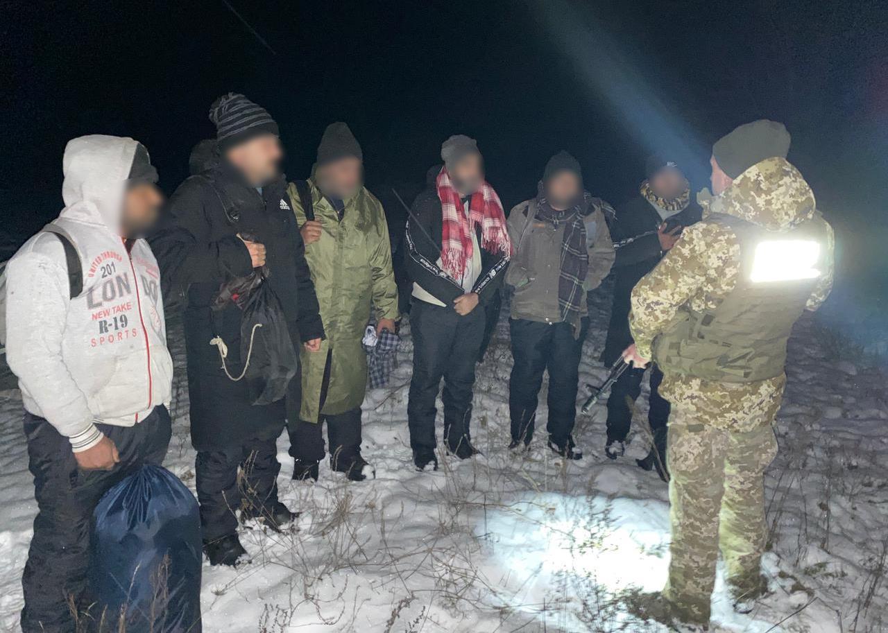 На кордоні з Білоруссю затримали групу нелегалів
