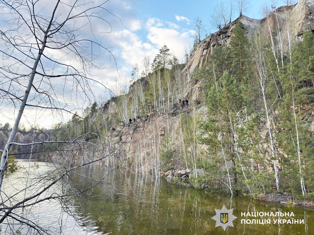 На Рівненщині у кар’єрі знайшли зниклого 10-річного хлопчика