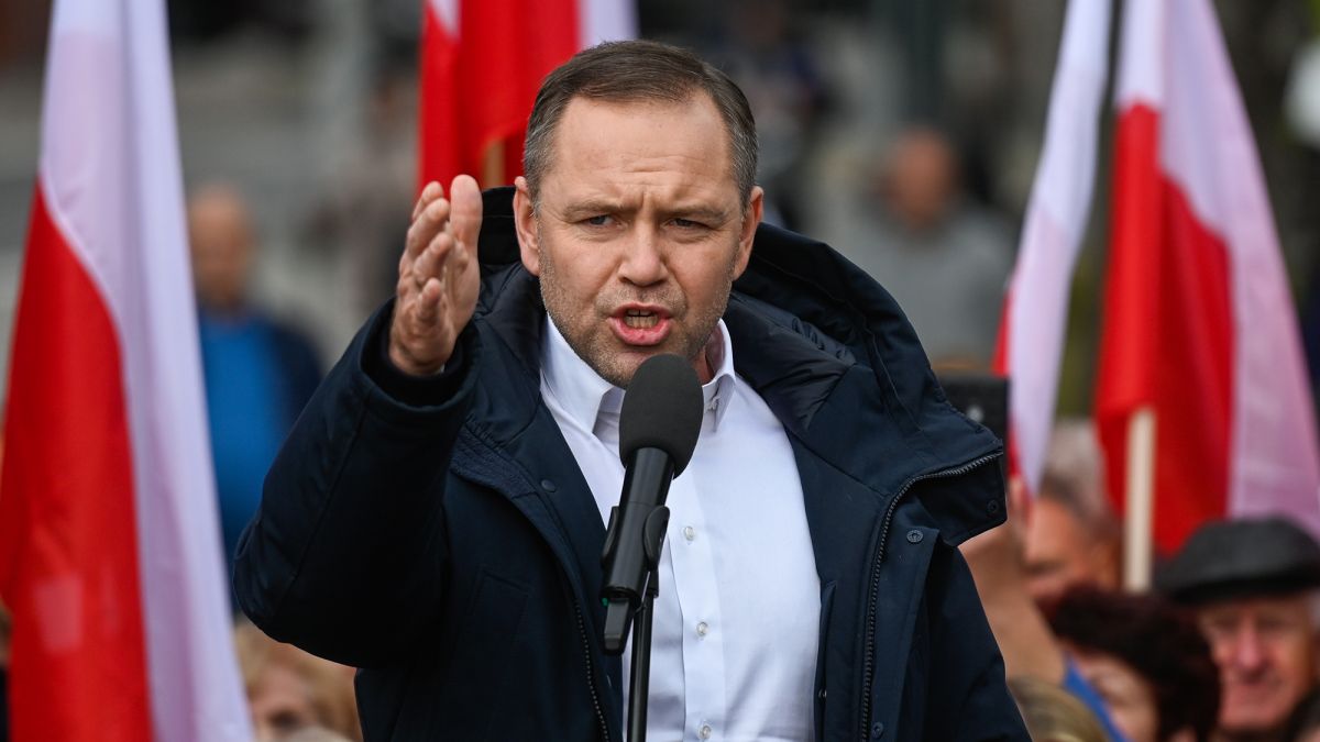 Навроцький хоче саджати до в'язниці за демонстрацію символіки ОУН-УПА